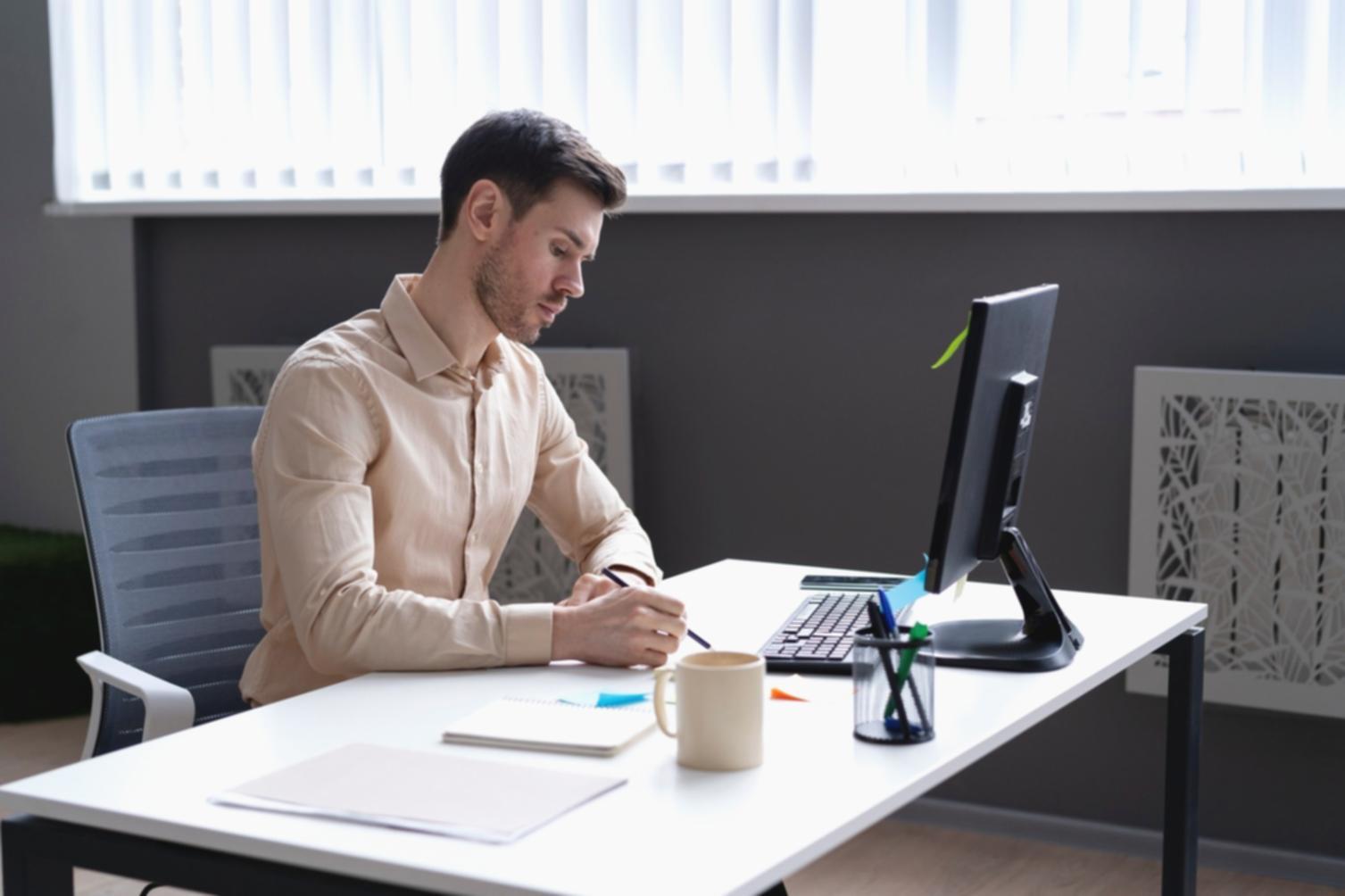 Formation pratique budget personnel avec documents financiers